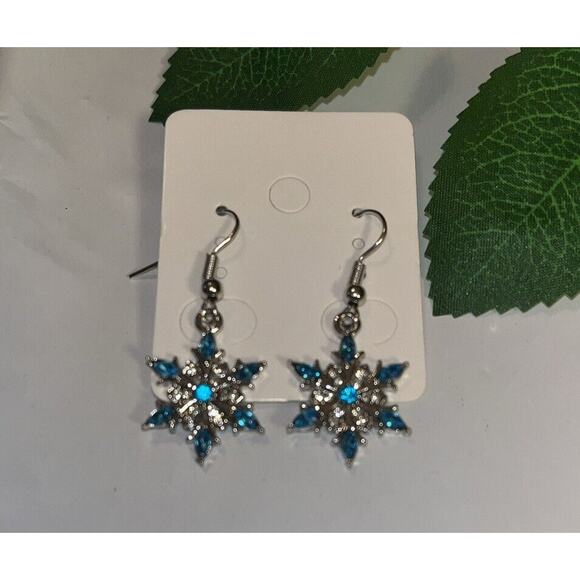 Snowflake Dangle Earrings Silver Blue Crystals Women Elegant Fashion Jewelry - Picture 1 of 3